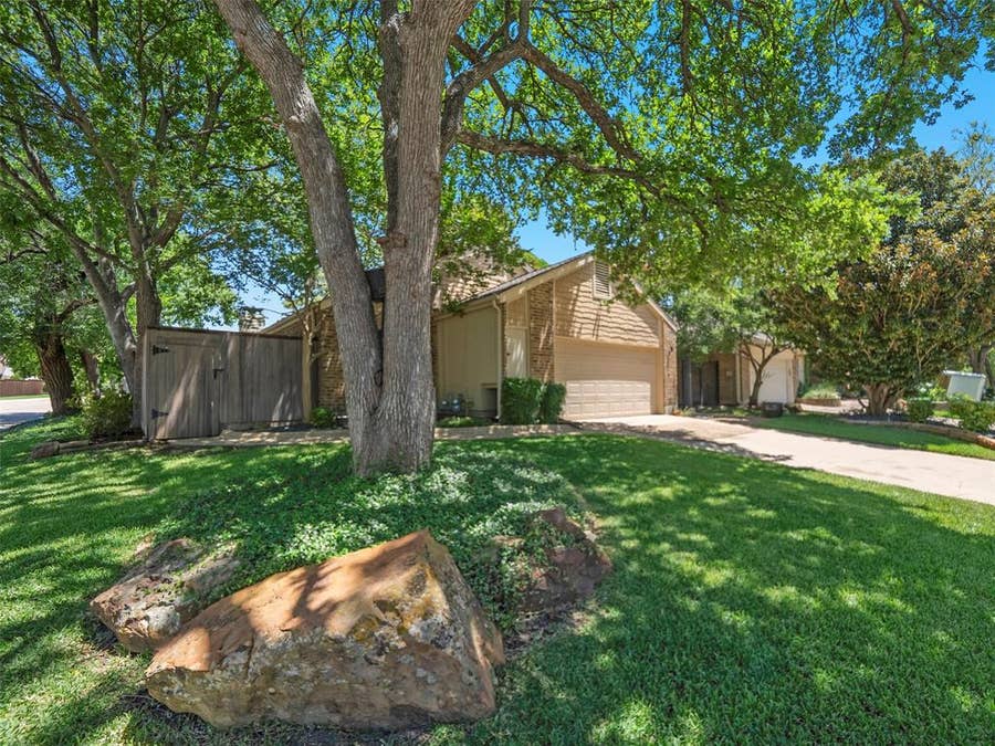 Property photo for 4101 Rush Circle, Addison, TX