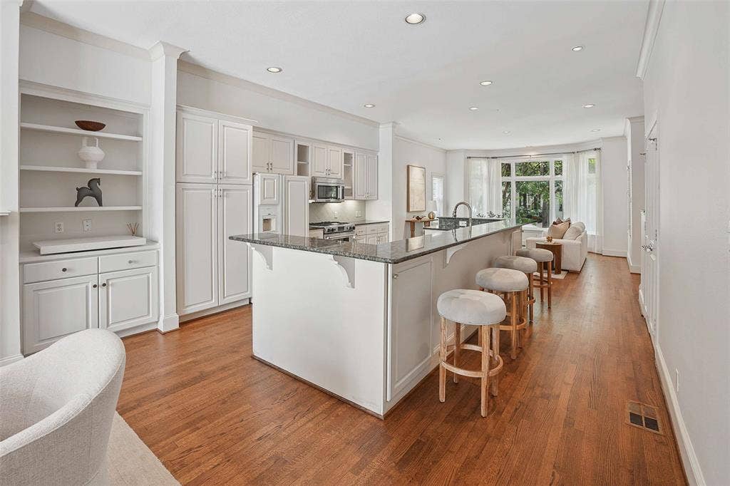 2611 Colby Street, Dallas, TX 75204 2611 Colby Street, Dallas, TX 75204