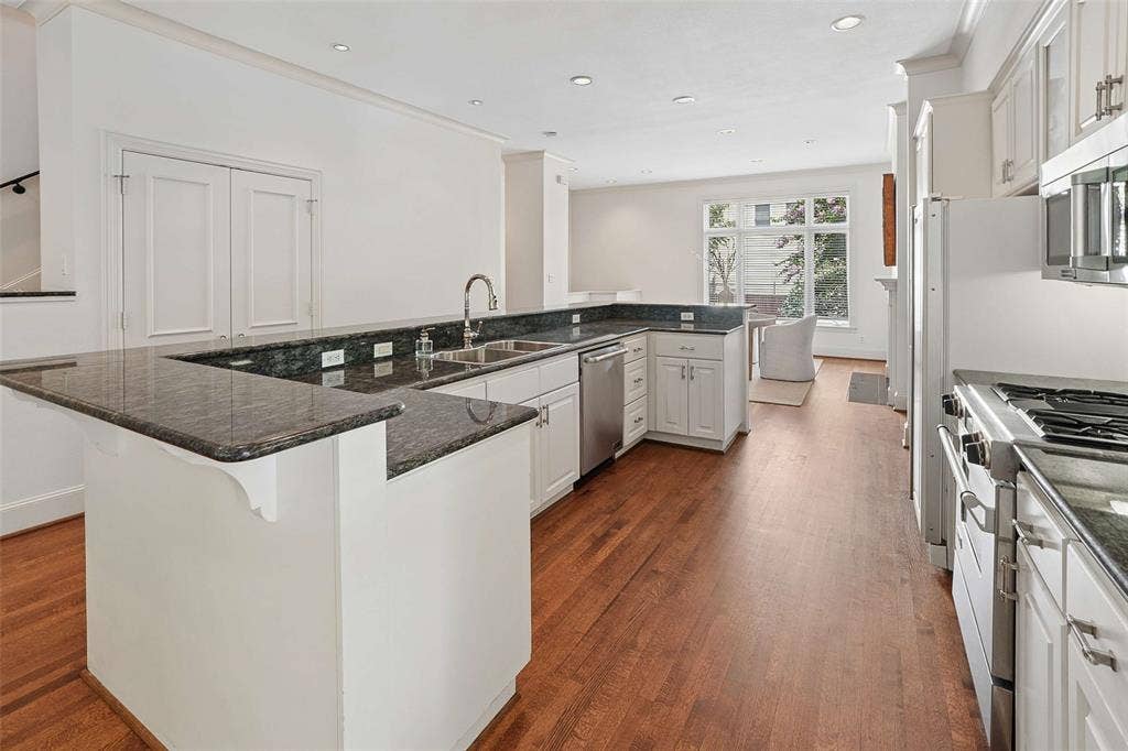 2611 Colby Street, Dallas, TX 75204 2611 Colby Street, Dallas, TX 75204