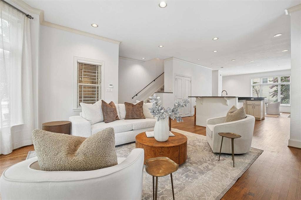 2611 Colby Street, Dallas, TX 75204 2611 Colby Street, Dallas, TX 75204