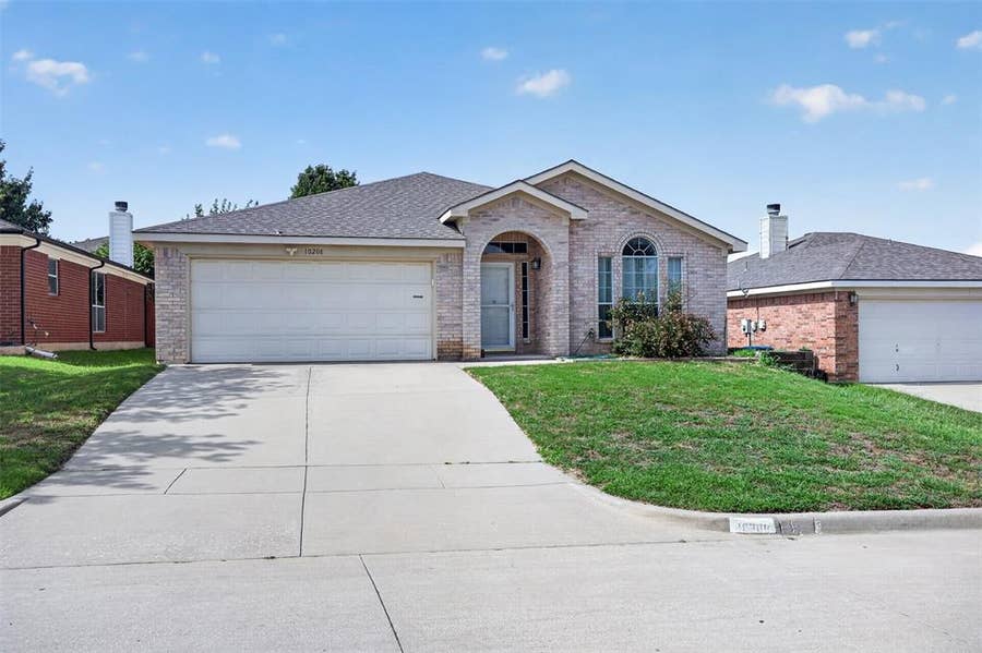 Property photo for 10208 Dallam Lane, Fort Worth, TX