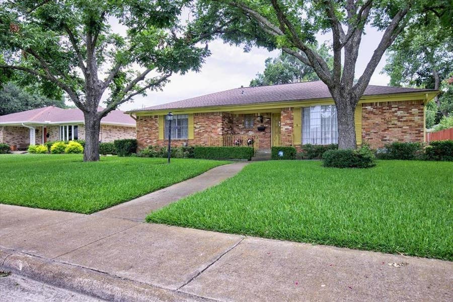 Property photo for 2210 Babalos Lane, Dallas, TX