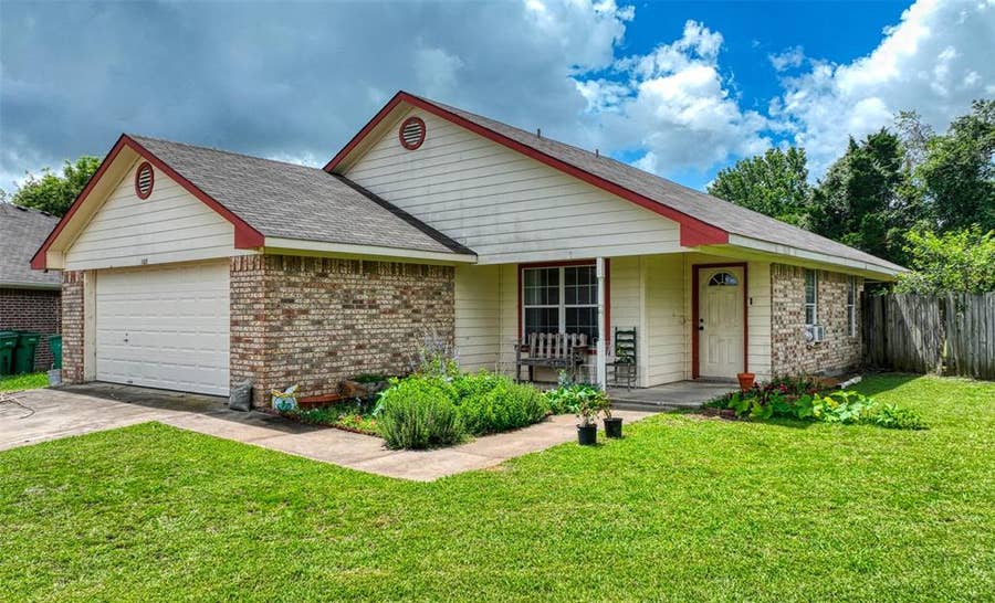 Property photo for 108 Wolf Lane, Lacy Lakeview, TX