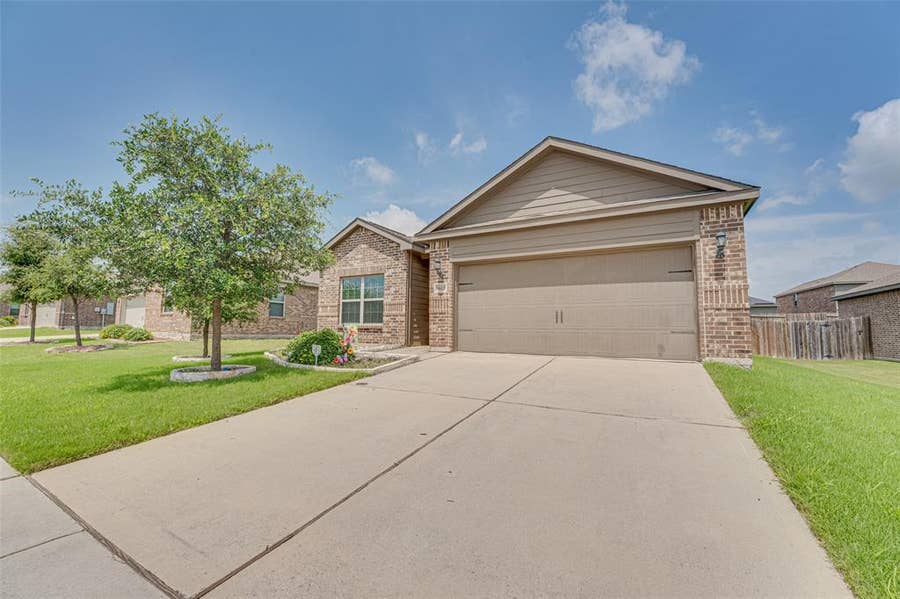 Property photo for 1612 Kim Loan Drive, Princeton, TX