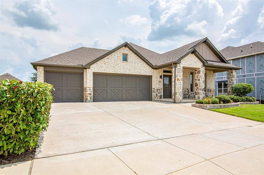 Property photo for 4718 BUTTONBUSH DR, Venus, TX