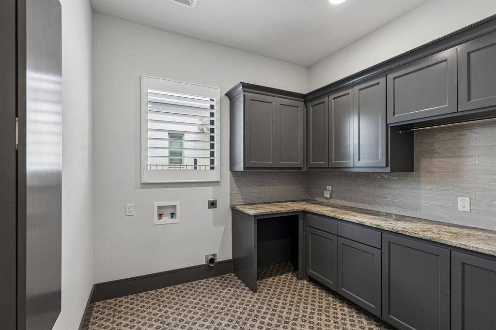 8605 Colina Terrace, Benbrook, TX 76126 huge! Plus a pet area