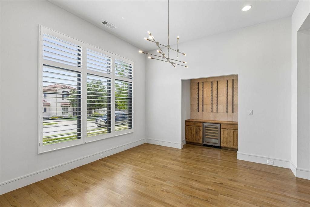 8605 Colina Terrace, Benbrook, TX 76126 Loads of natural light