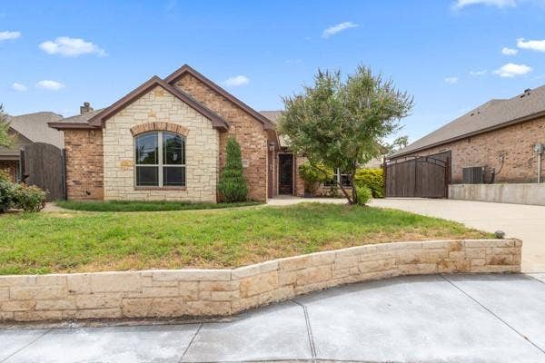 Property photo for 3324 Shawnee Trail, Lake Worth, TX