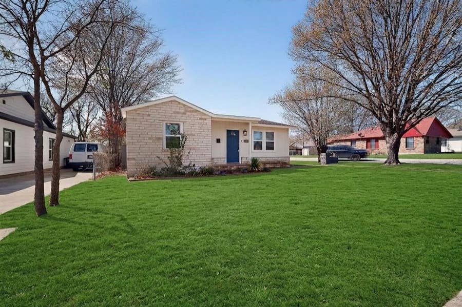 Property photo for 1300 E Mulkey Street, Fort Worth, TX