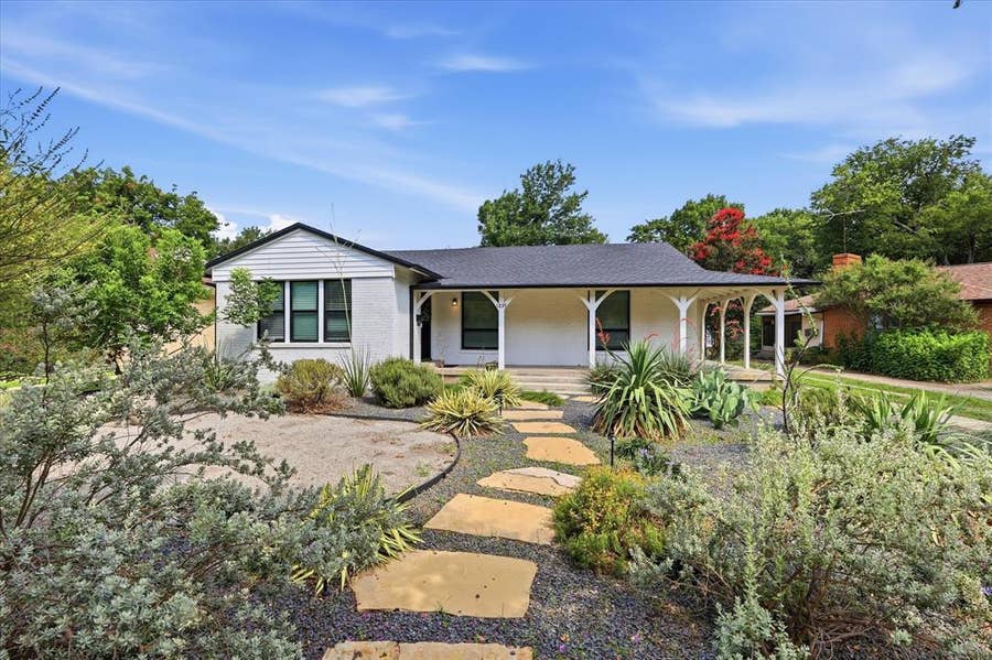 Property photo for 1235 Barlow Avenue, Dallas, TX