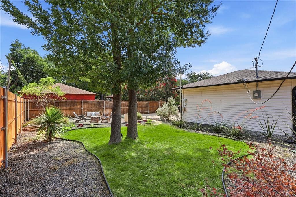 1235 Barlow Avenue, Dallas, TX 75224