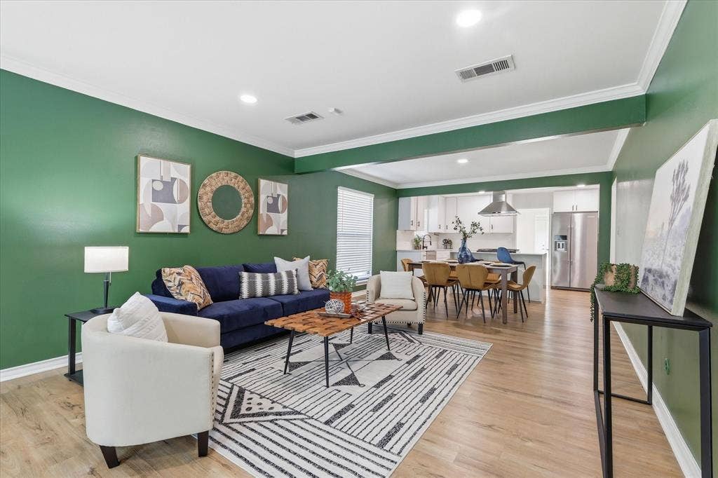 1235 Barlow Avenue, Dallas, TX 75224