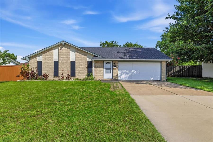 Property photo for 2304 Greenwood Circle, Carrollton, TX