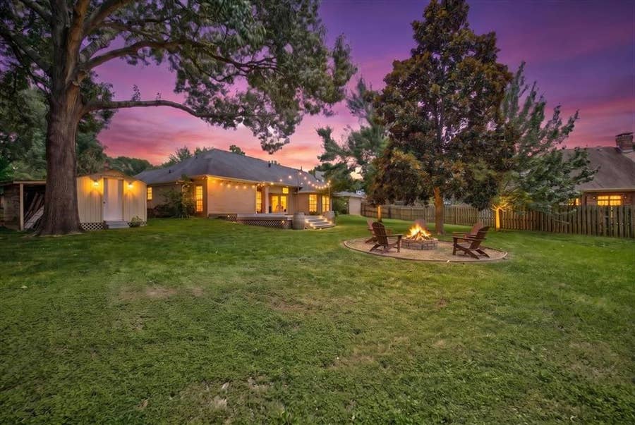 Property photo for 18400 Woodhollow Drive, Flint, TX