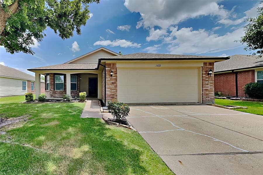 Property photo for 1022 Halifax Lane, Forney, TX