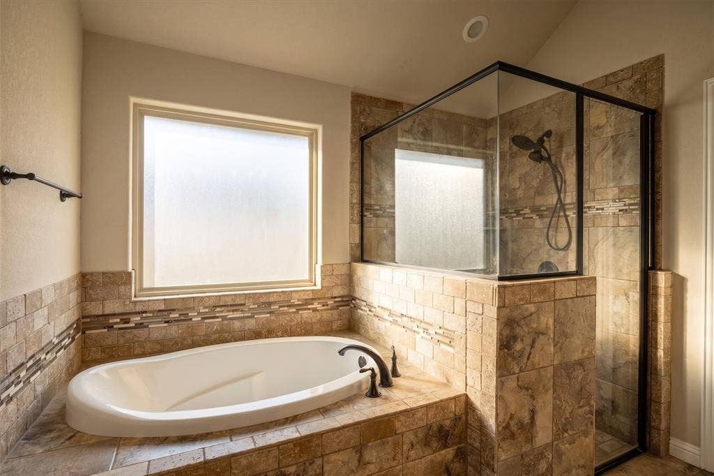 2038 Clive Drive, Granbury, TX 76048 2038 Clive Drive, Granbury, TX 76048