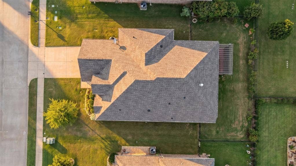 2038 Clive Drive, Granbury, TX 76048 2038 Clive Drive, Granbury, TX 76048