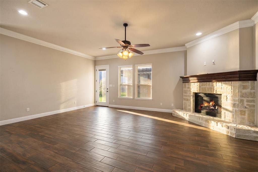 2038 Clive Drive, Granbury, TX 76048 2038 Clive Drive, Granbury, TX 76048