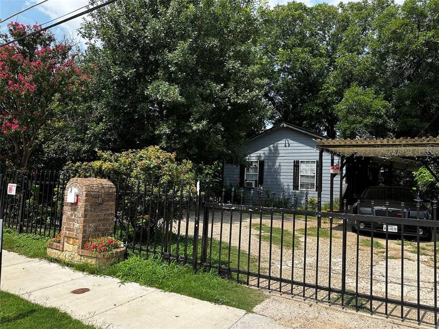 Property photo for 4119 Babcock Drive, Dallas, TX