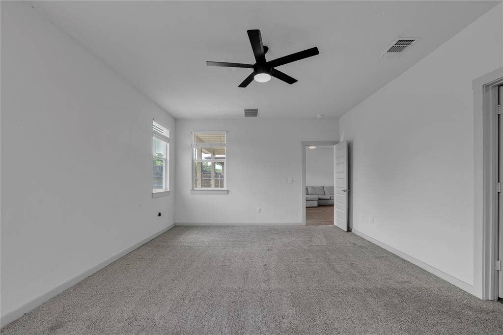 10633 DEFENDER Trail, Austin, TX 78754 10633 DEFENDER Trail, Austin, TX 78754