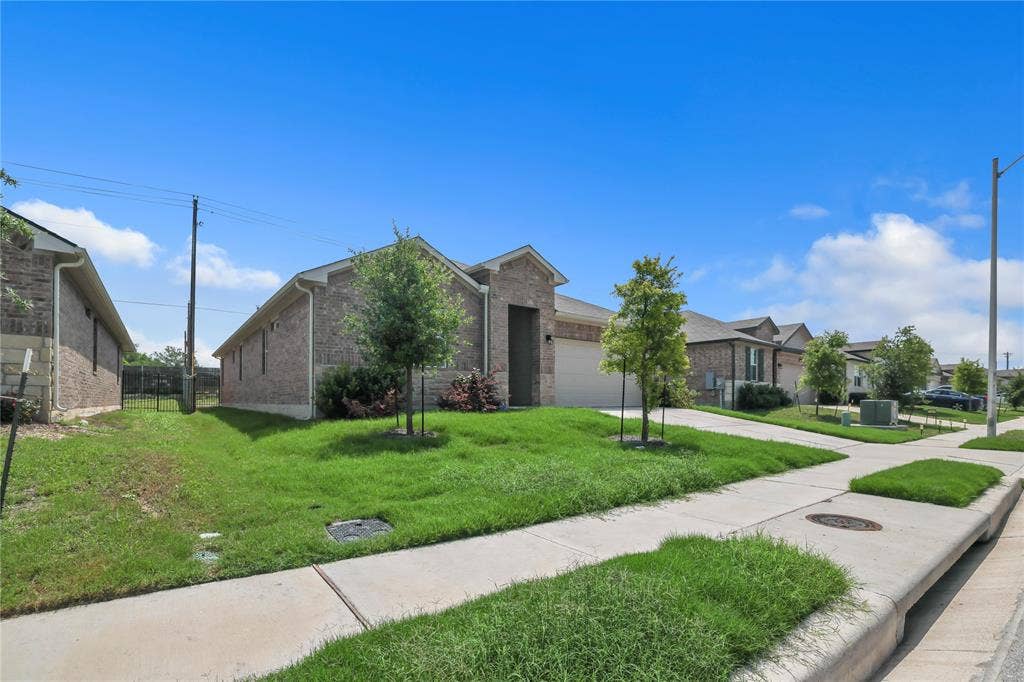 10633 DEFENDER Trail, Austin, TX 78754 10633 DEFENDER Trail, Austin, TX 78754