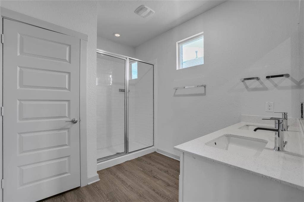 10633 DEFENDER Trail, Austin, TX 78754 10633 DEFENDER Trail, Austin, TX 78754