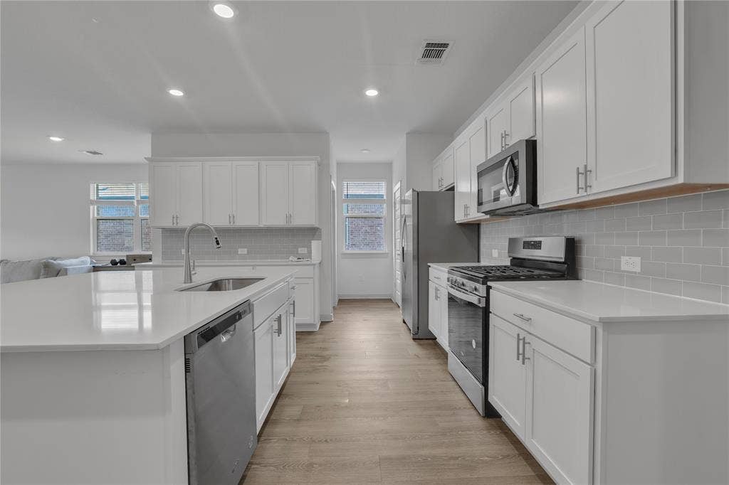 10633 DEFENDER Trail, Austin, TX 78754 10633 DEFENDER Trail, Austin, TX 78754