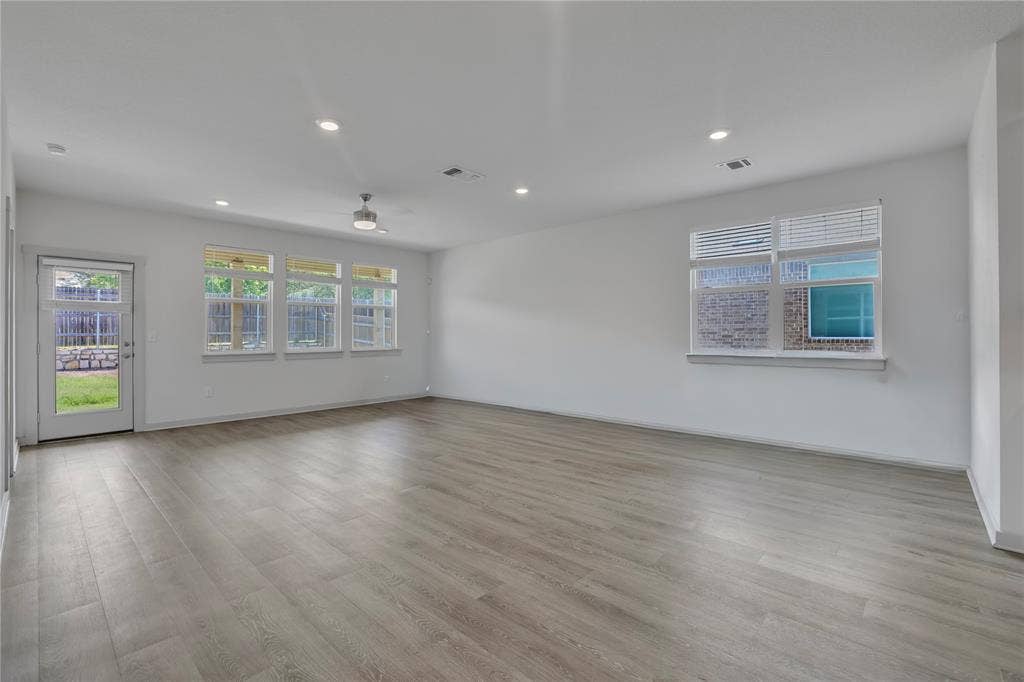 10633 DEFENDER Trail, Austin, TX 78754 10633 DEFENDER Trail, Austin, TX 78754