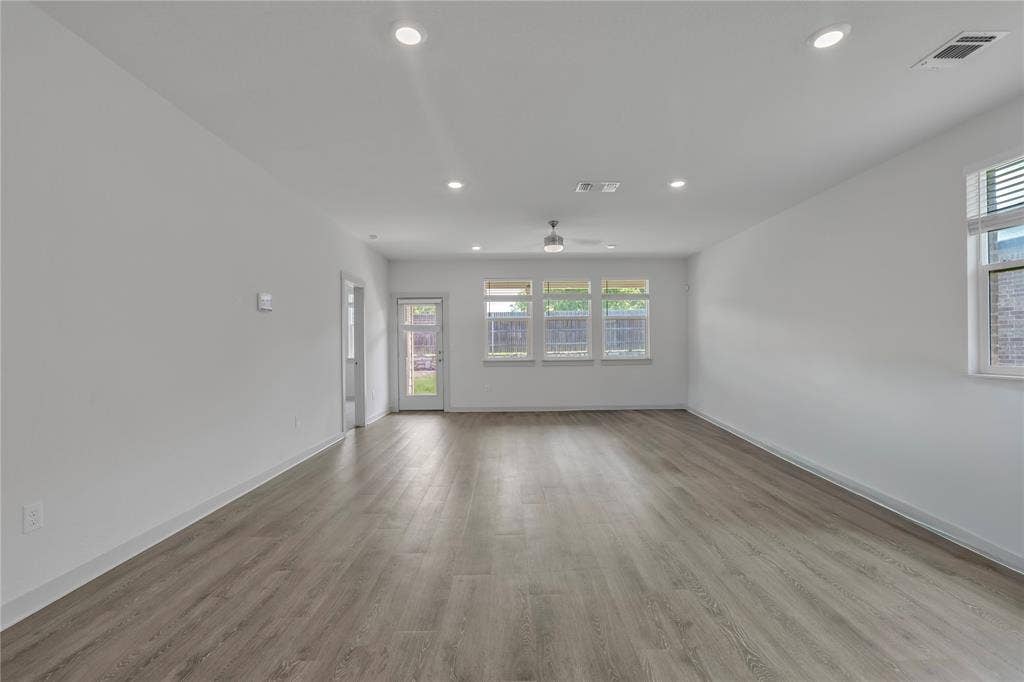 10633 DEFENDER Trail, Austin, TX 78754 10633 DEFENDER Trail, Austin, TX 78754