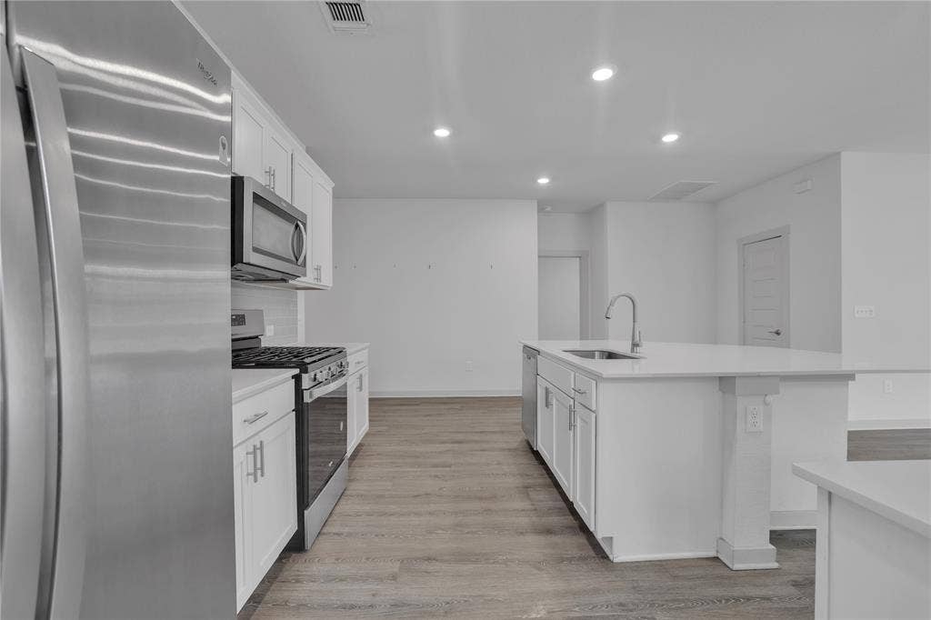 10633 DEFENDER Trail, Austin, TX 78754 10633 DEFENDER Trail, Austin, TX 78754