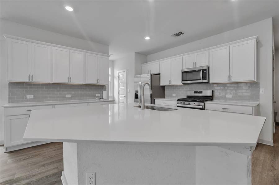 Property photo for 10633 DEFENDER Trail, Austin, TX