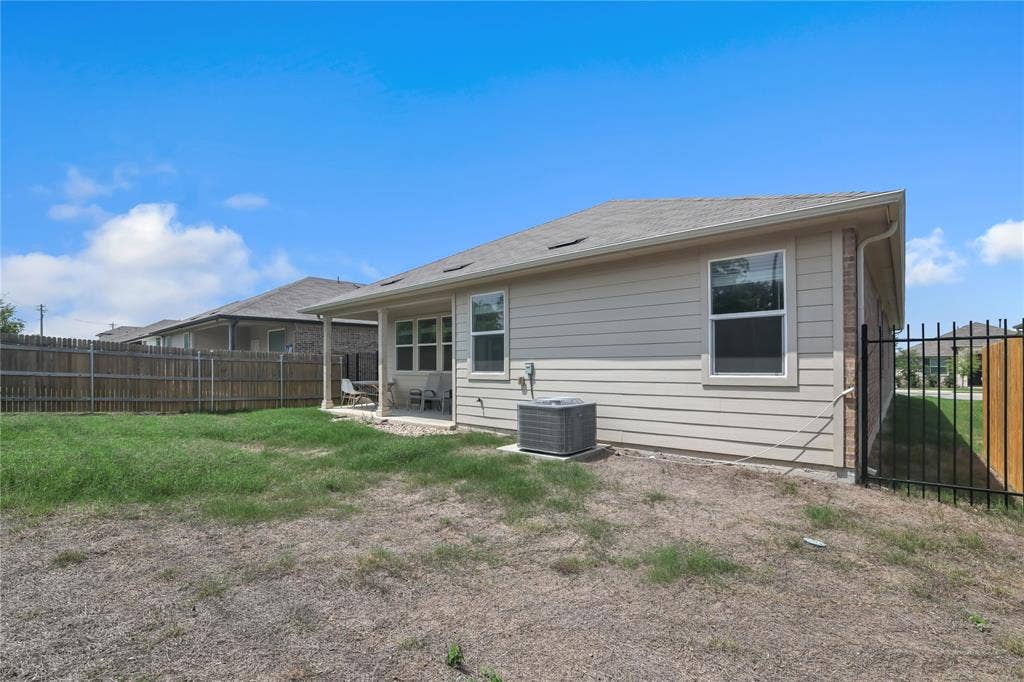 10633 DEFENDER Trail, Austin, TX 78754 10633 DEFENDER Trail, Austin, TX 78754