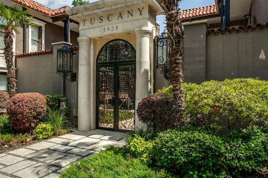 Property photo for 5904 Sandhurst Lane, #149, Dallas, TX