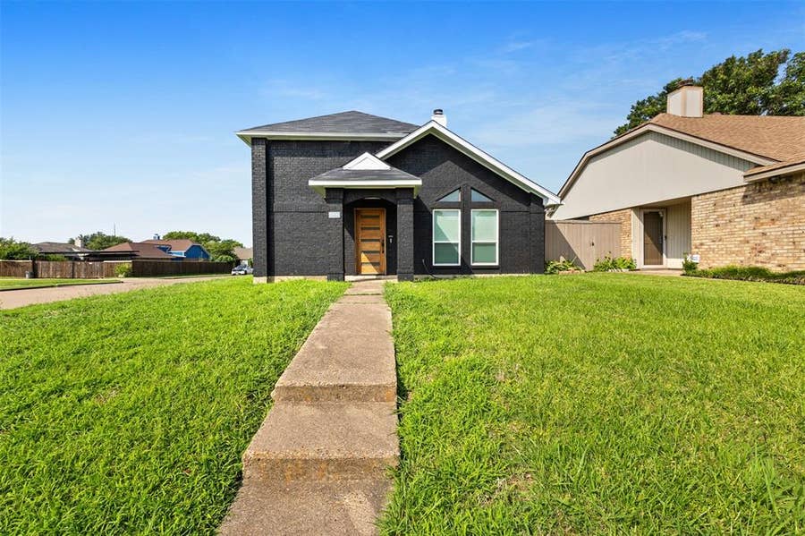 Property photo for 1506 Windmill Lane, Mesquite, TX