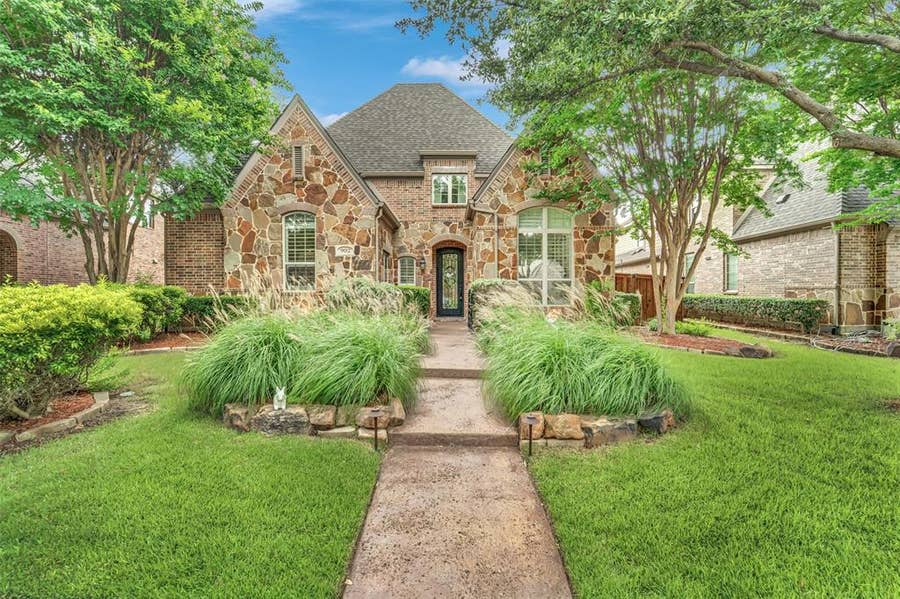 Property photo for 902 Greystone Drive, Allen, TX