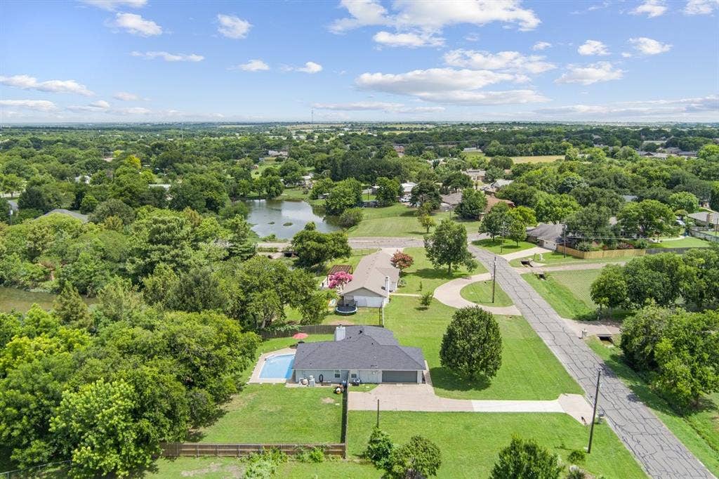 740 Castleman Creek Road, Hewitt, TX 76643 740 Castleman Creek Road, Hewitt, TX 76643