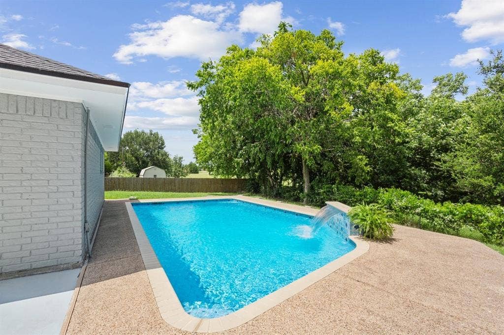 740 Castleman Creek Road, Hewitt, TX 76643 740 Castleman Creek Road, Hewitt, TX 76643