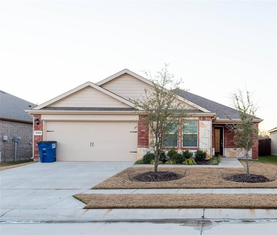 Property photo for 1009 Riverstone Trail, Princeton, TX