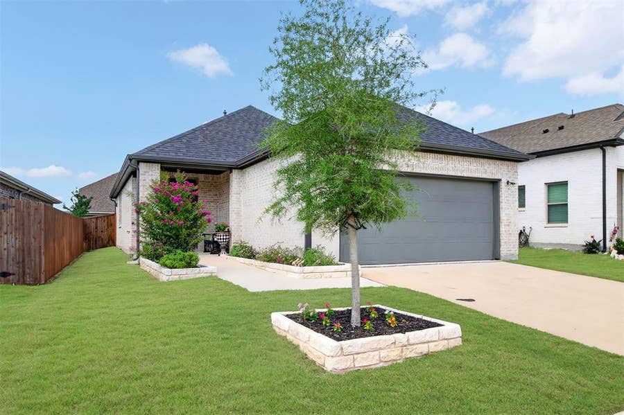 Property photo for 204 Mountain Meadow Lane, Princeton, TX