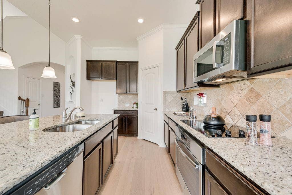 4720 River Edge Place, Frisco, TX 75036 4720 River Edge Place, Frisco, TX 75036