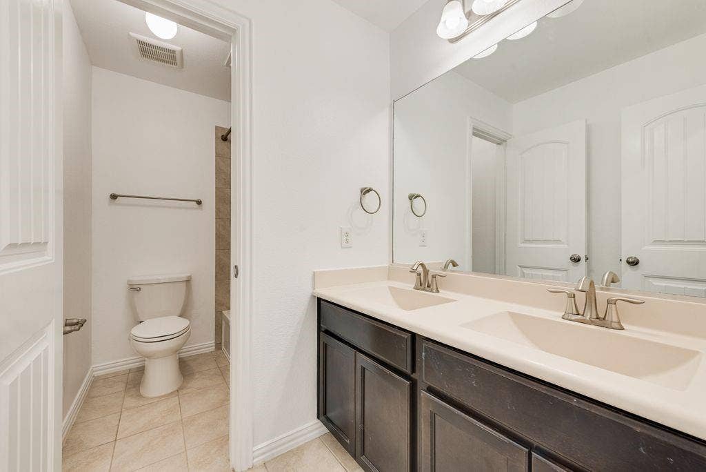4720 River Edge Place, Frisco, TX 75036 4720 River Edge Place, Frisco, TX 75036
