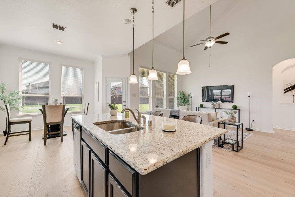 4720 River Edge Place, Frisco, TX 75036 4720 River Edge Place, Frisco, TX 75036