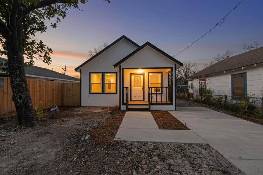 Property photo for 1541 Caldwell Street, Dallas, TX