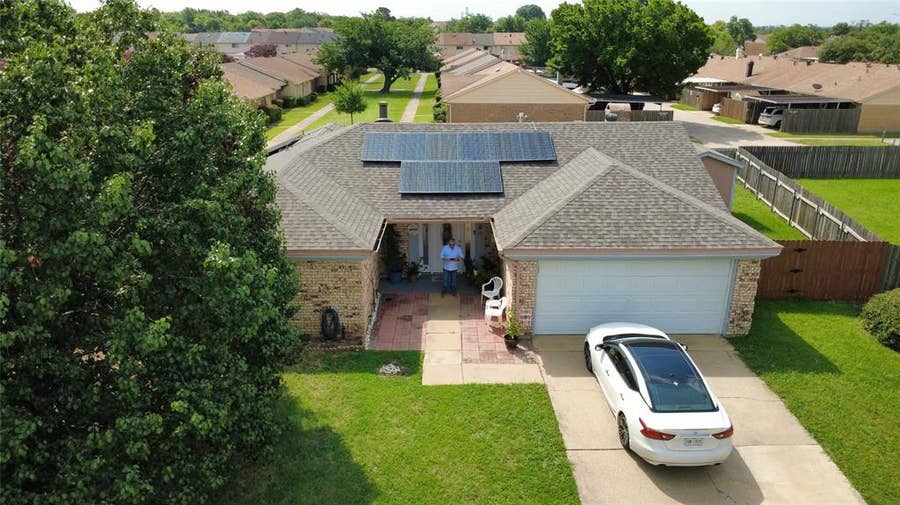 Property photo for 3030 Meadow Creek Court, Grand Prairie, TX