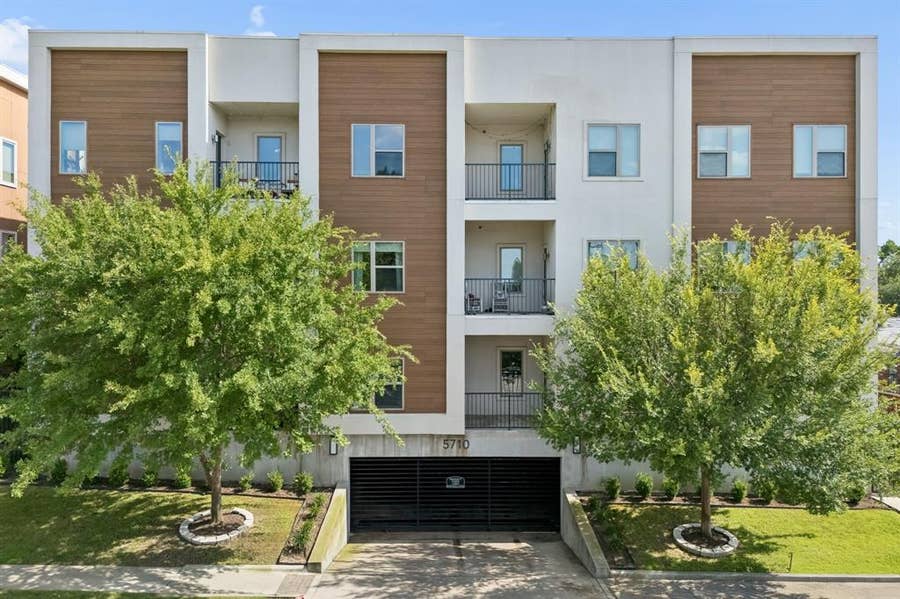 Property photo for 5710 Mccommas Boulevard, #101, Dallas, TX