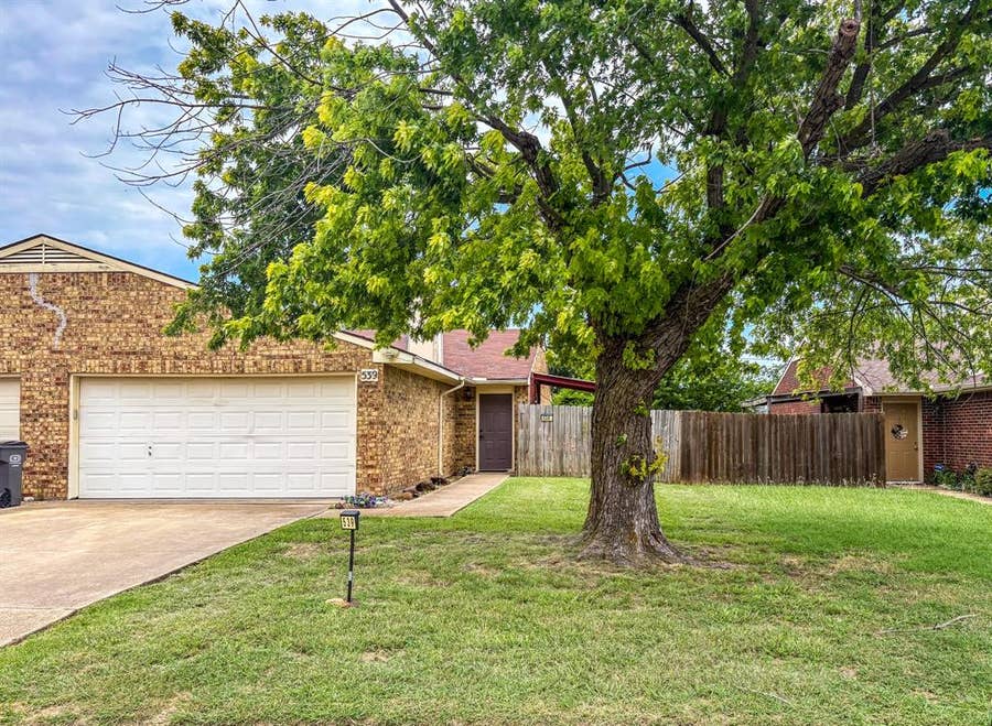 Property photo for 539 Bluebird Lane, Red Oak, TX