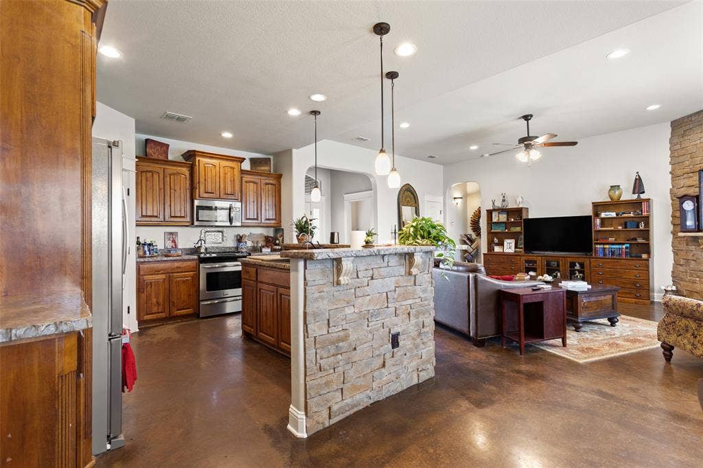 1505 Lucy Circle, Lindale, TX 75771 1505 Lucy Circle, Lindale, TX 75771