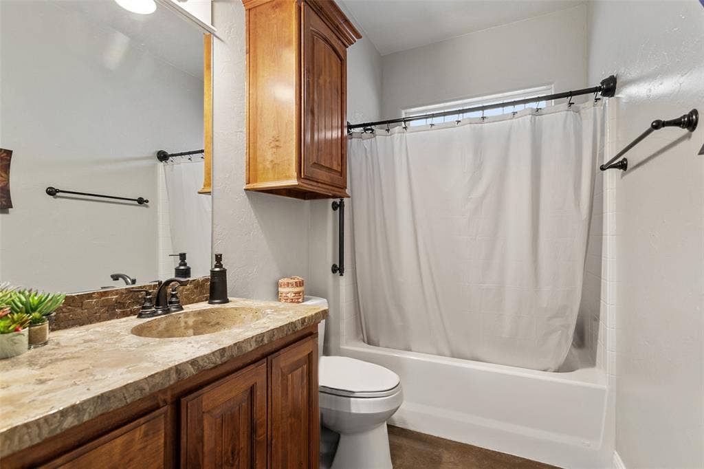 1505 Lucy Circle, Lindale, TX 75771 1505 Lucy Circle, Lindale, TX 75771