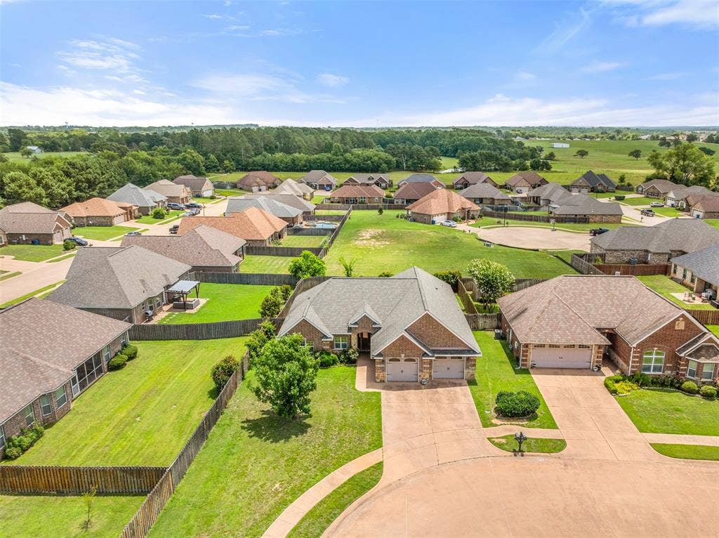 1505 Lucy Circle, Lindale, TX 75771 1505 Lucy Circle, Lindale, TX 75771