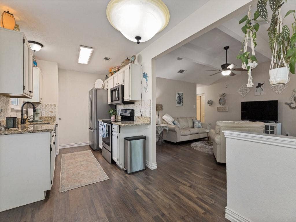 4909 Prairie Creek Trail, Fort Worth, TX 76179 4909 Prairie Creek Trail, Fort Worth, TX 76179